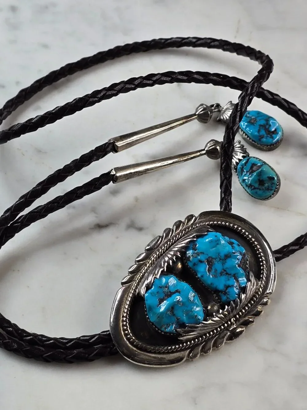 Southwestern Native American Sterling Silver Turquoise Leekya Bolo Tie E641
